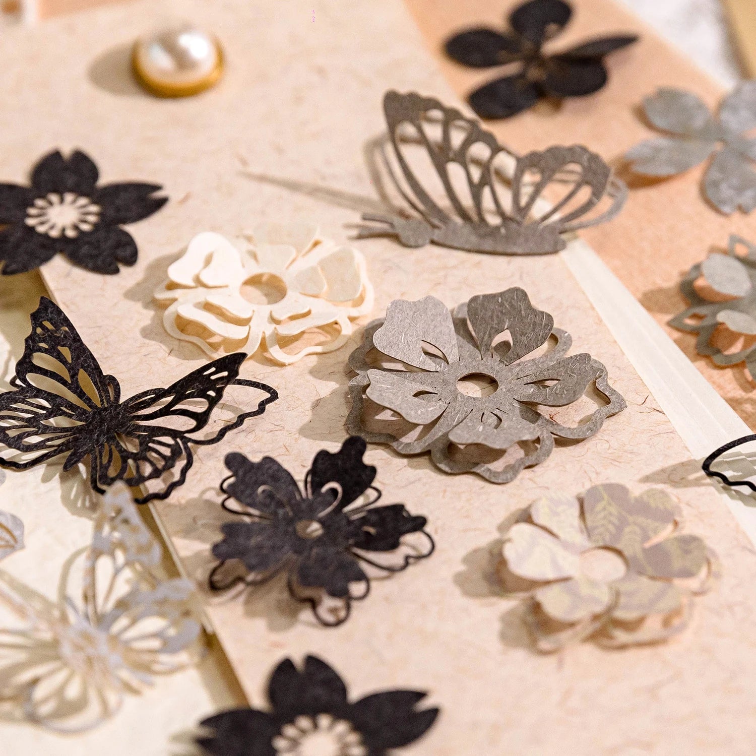 50 Sheet Vintage Butterfly Flowers Material Paper